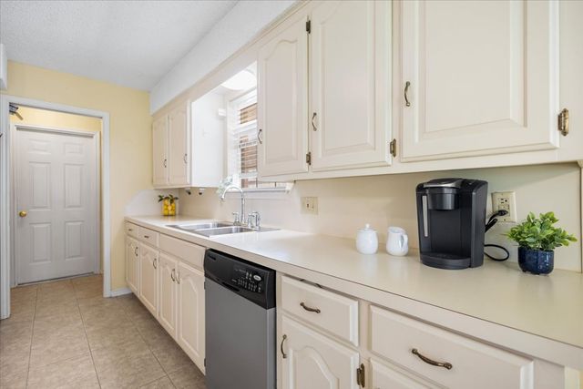 2824 Crestview Avenue, Tyler, TX 75701