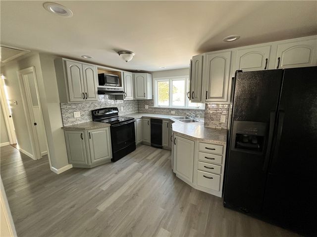 10 Rosemary Drive, North Kingstown, RI 02852