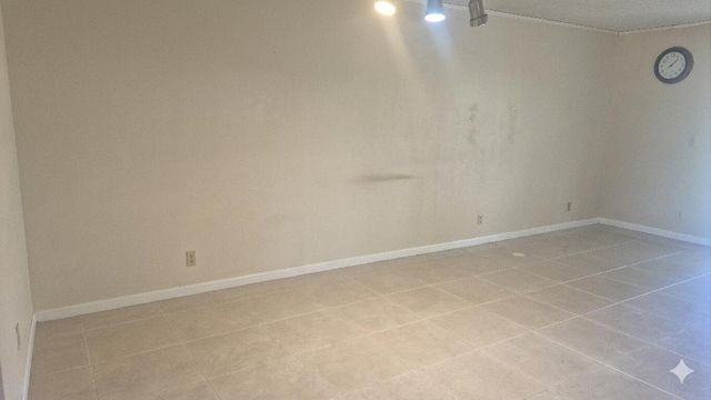 5423 Cresthaven Boulevard C, West Palm Beach, FL 33415