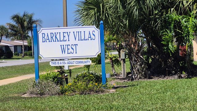 5423 Cresthaven Boulevard C, West Palm Beach, FL 33415