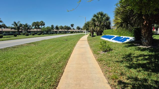 5423 Cresthaven Boulevard C, West Palm Beach, FL 33415