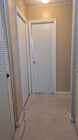 5423 Cresthaven Boulevard C, West Palm Beach, FL 33415