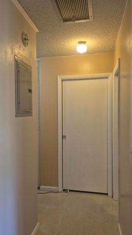 5423 Cresthaven Boulevard C, West Palm Beach, FL 33415