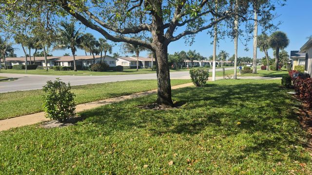 5423 Cresthaven Boulevard C, West Palm Beach, FL 33415