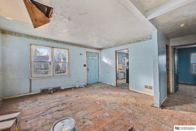 2611 Jackson Street, Bellevue, NE 68005