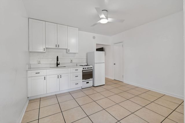 101 Blossom Lane L, Palm Beach Shores, FL 33404