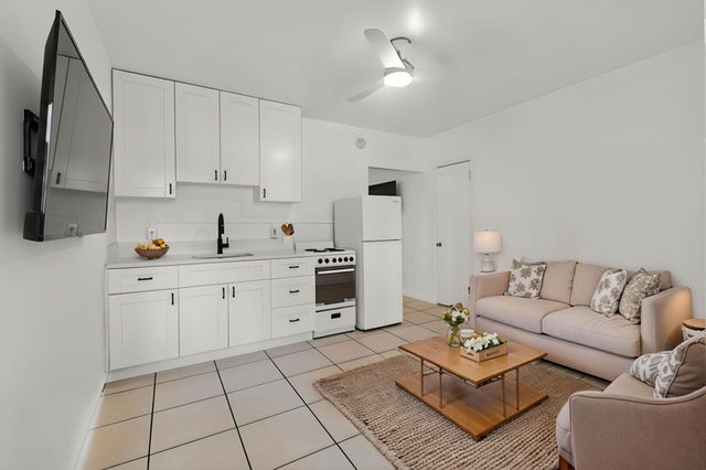 101 Blossom Lane L, Palm Beach Shores, FL 33404
