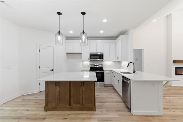 3 Thrasher Lane, Bella Vista, AR 72715