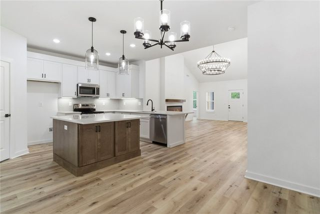 3 Thrasher Lane, Bella Vista, AR 72715