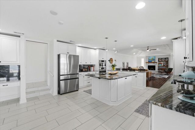 120 MIRROR LANE NW, Winter Haven, FL 33881