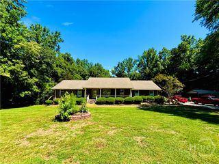 110 Saxon Woods Drive, Athens, GA 30607