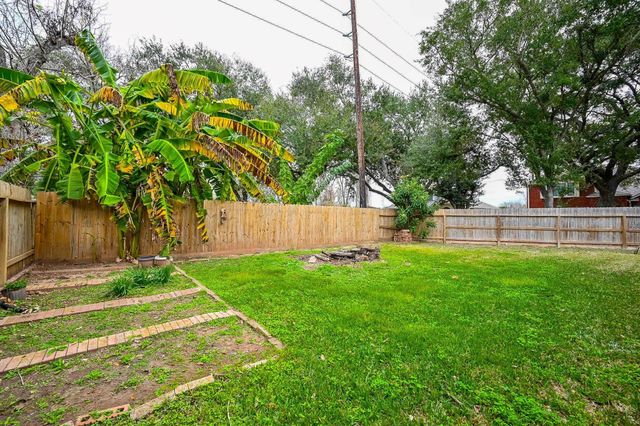 3551 Santa Rosa Lane, Sugar Land, TX 77478