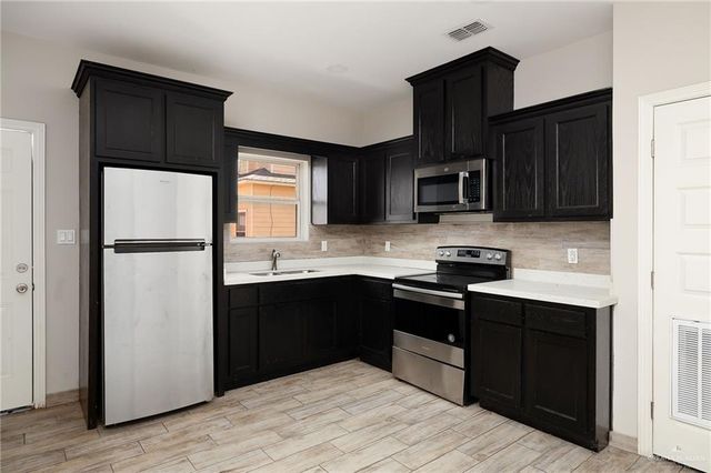 1428 W Harrison Avenue, Alton, TX 78573