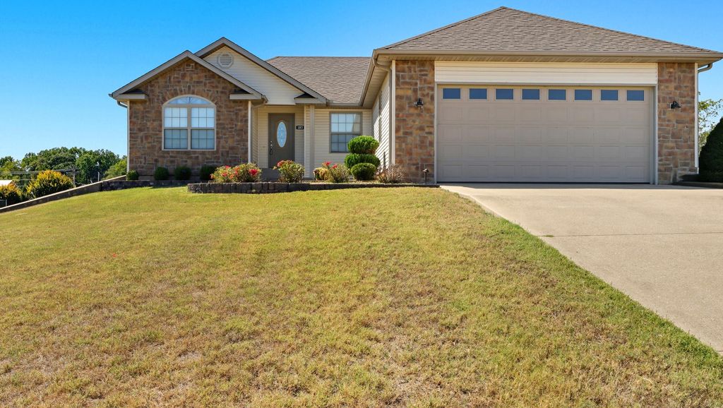 107 Cobblestone Drive, West Plains, MO 65775