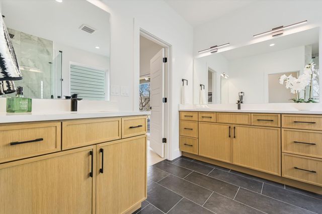 2006 Sl Davis Ave 1, Austin, TX 78702