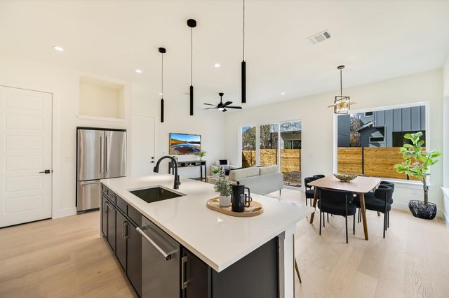 2006 Sl Davis Ave 1, Austin, TX 78702