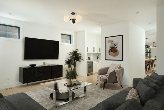 1629 N Burling Street 1, Chicago, IL 60614