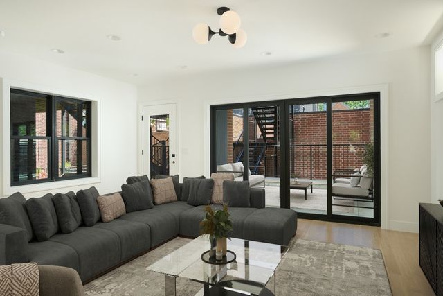 1629 N Burling Street 1, Chicago, IL 60614