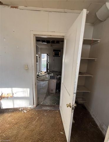 1448 W 4th Street, Winston-salem, NC 27101
