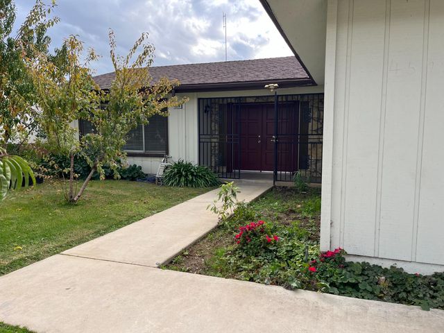 4529 N Warren Avenue, Fresno, CA 93705
