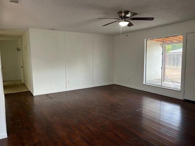 4529 N Warren Avenue, Fresno, CA 93705