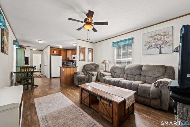 21 Western Sands Bridge, Wallingford, CT 06492