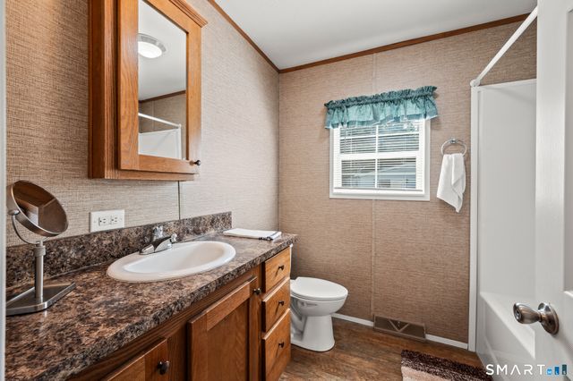 21 Western Sands Bridge, Wallingford, CT 06492