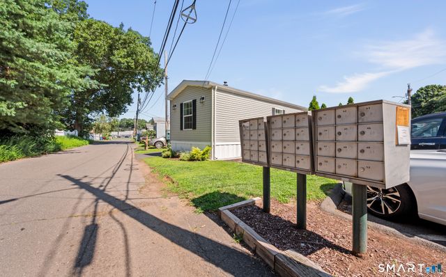 21 Western Sands Bridge, Wallingford, CT 06492