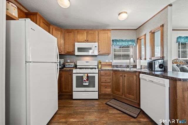 21 Western Sands Bridge, Wallingford, CT 06492