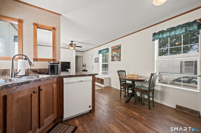 21 Western Sands Bridge, Wallingford, CT 06492