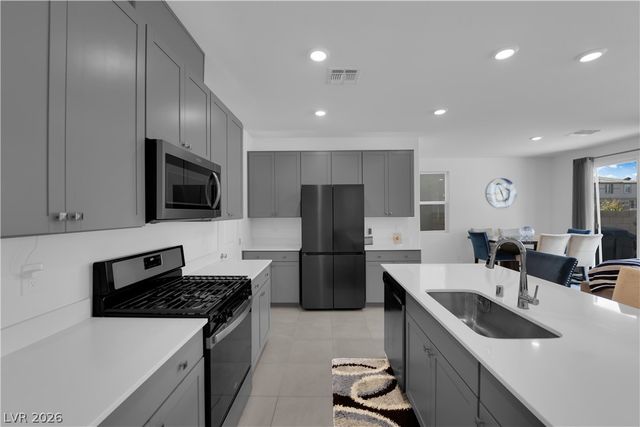 10223 Midnight Onyx Street, Las Vegas, NV 89141