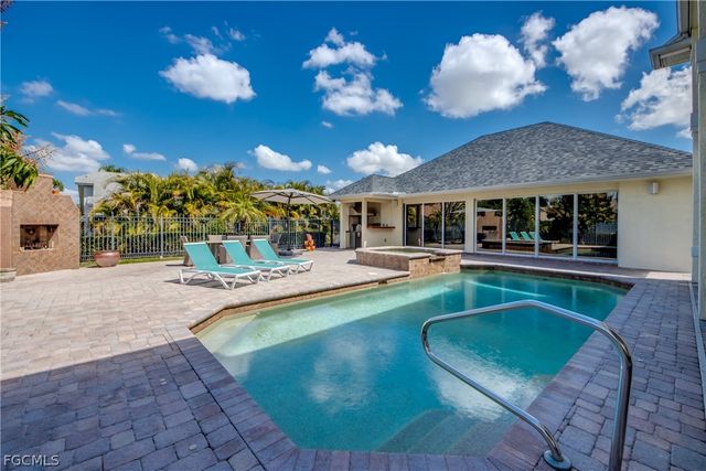 26 Carrotwood CT, Fort Myers, FL 33919