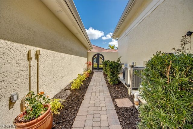 26 Carrotwood CT, Fort Myers, FL 33919