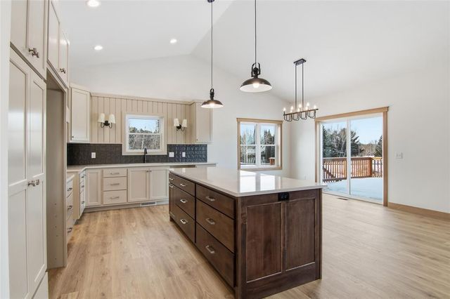 1921 Willow Creek Parkway, Chippewa Falls, WI 54729