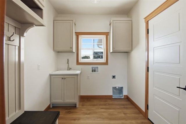 1921 Willow Creek Parkway, Chippewa Falls, WI 54729