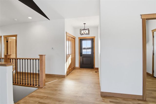 1921 Willow Creek Parkway, Chippewa Falls, WI 54729