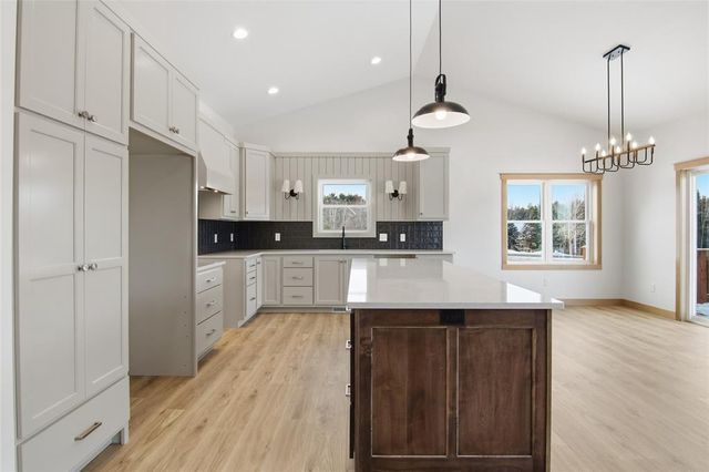 1921 Willow Creek Parkway, Chippewa Falls, WI 54729