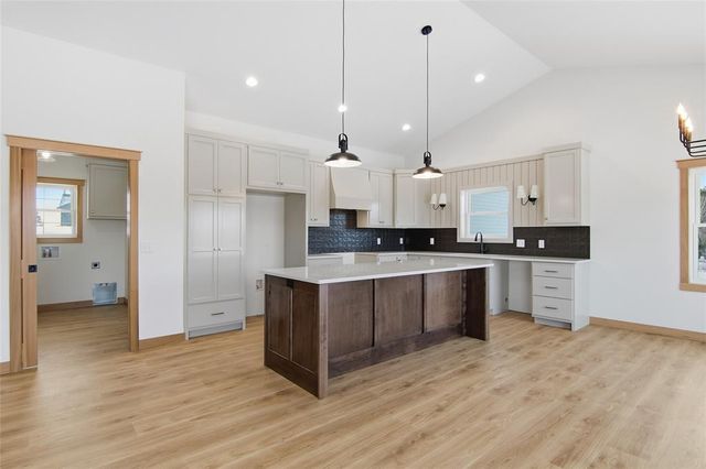 1921 Willow Creek Parkway, Chippewa Falls, WI 54729