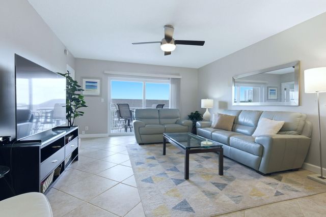 2880 NE 33rd Court 305, Fort Lauderdale, FL 33306