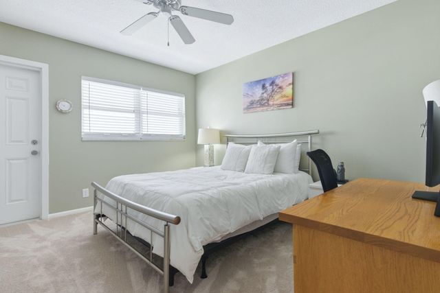 2880 NE 33rd Court 305, Fort Lauderdale, FL 33306