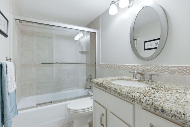 2880 NE 33rd Court 305, Fort Lauderdale, FL 33306