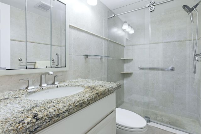 2880 NE 33rd Court 305, Fort Lauderdale, FL 33306