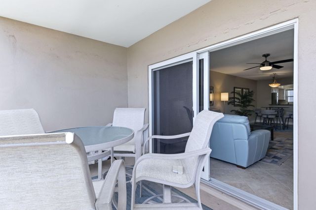 2880 NE 33rd Court 305, Fort Lauderdale, FL 33306