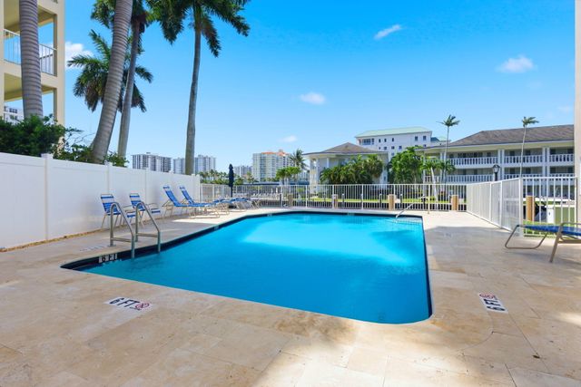 2880 NE 33rd Court 305, Fort Lauderdale, FL 33306