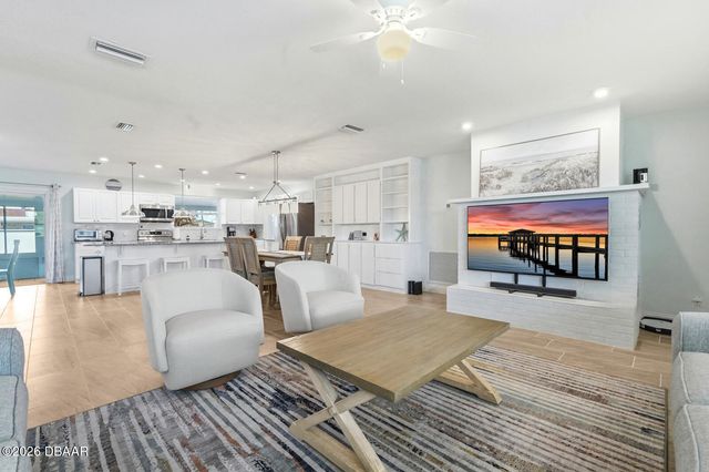 341 Plaza Boulevard, Daytona Beach, FL 32118