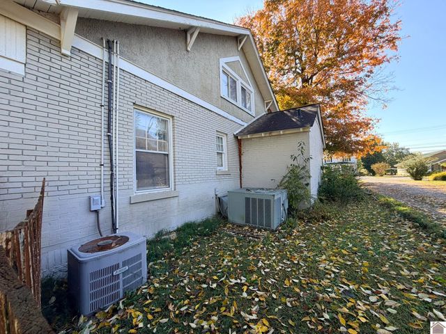 1307 W Broadway Street, Mayfield, KY 42066