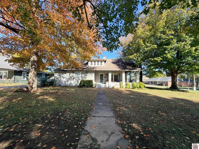 1307 W Broadway Street, Mayfield, KY 42066