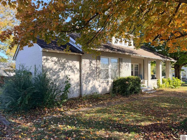 1307 W Broadway Street, Mayfield, KY 42066