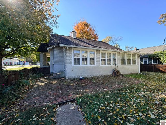 1307 W Broadway Street, Mayfield, KY 42066