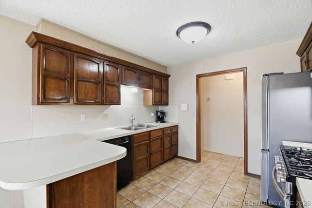 2826 S 138th East Avenue, Tulsa, OK 74134